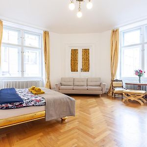 Royal Apartment By Charles Bridge View Of Saint Nicholas Church